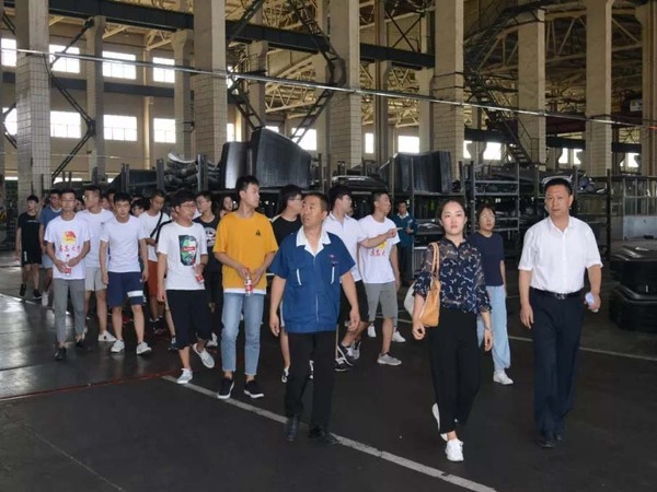 高校大学生来CA88集团科普基地实践学习
