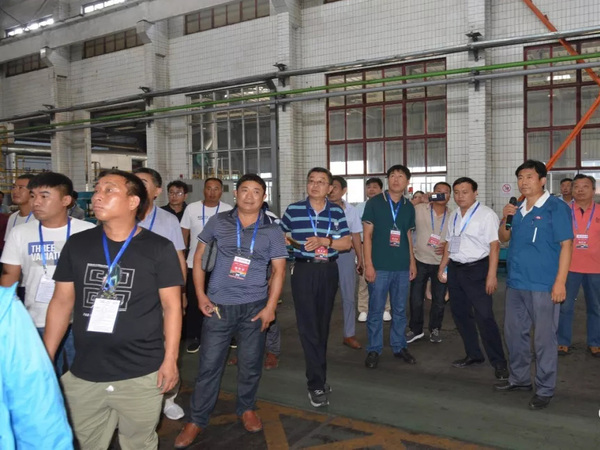 社会公众在CA88集团科普基地生产车间旅行学习